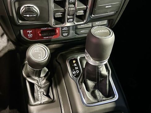 New 2026 Jeep Gladiator Rubicon w/ Dual Top Group image 23