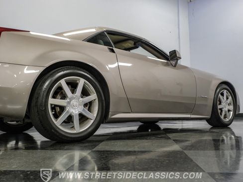 Used 2005 Cadillac XLR RWD image 28
