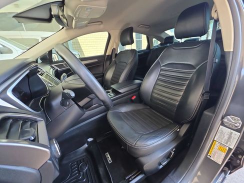 Used 2019 Ford Fusion SE FWD image 20