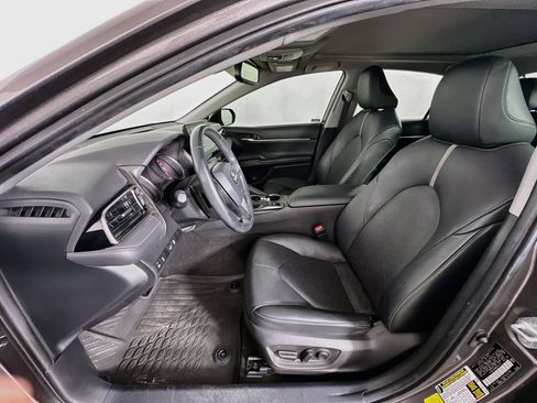 Used 2021 Toyota Camry XSE FWD image 13