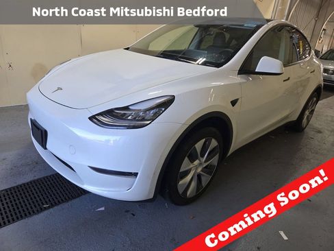 Used 2023 Tesla Model Y Long Range AWD/4WD image 1