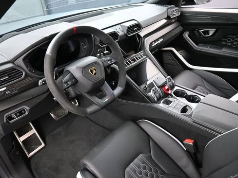 Used 2024 Lamborghini Urus Performante AWD/4WD image 4