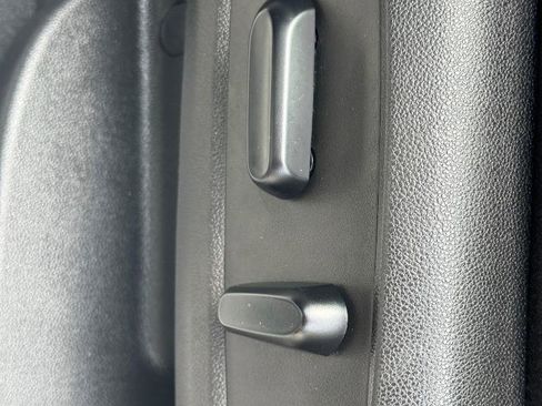 Used 2018 GMC Acadia SLE FWD image 11