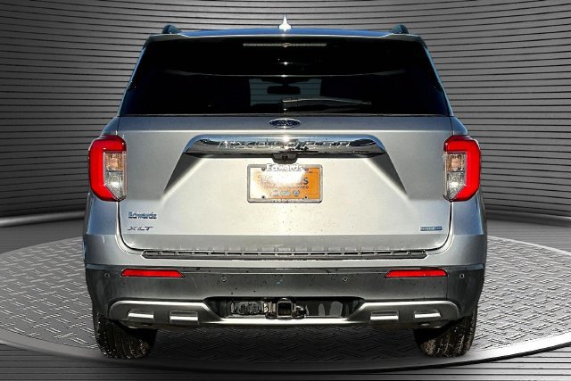 Used 2020 Ford Explorer XLT w/ Equipment Group 202A AWD/4WD image 5
