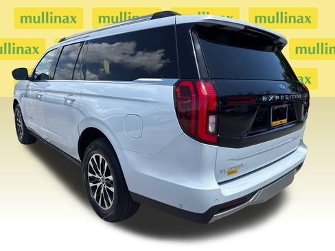 Used 2025 Ford Expedition Max Platinum AWD/4WD image 10