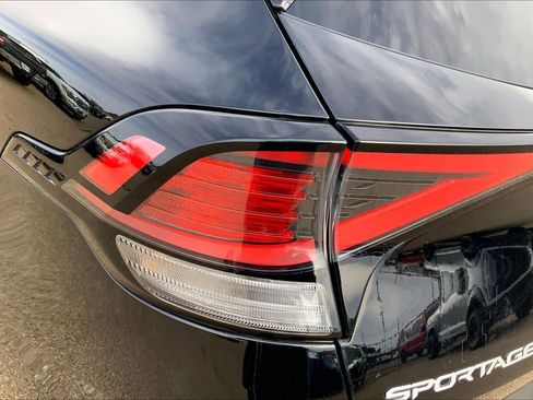 Used 2024 Kia Sportage X-Line w/ X-Line Premium Package image 32