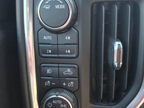 Used 2020 Chevrolet Silverado 1500 LT Trail Boss w/ Convenience Package image 6