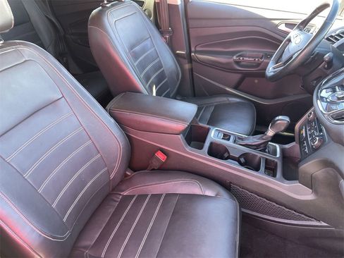 Used 2017 Ford Escape Titanium image 10