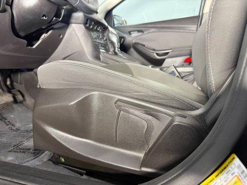 Used 2012 Ford Focus S FWD image 21