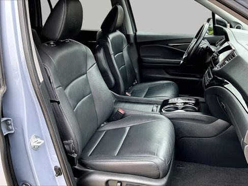 Used 2022 Honda Pilot Touring image 9