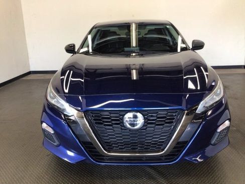 Used 2022 Nissan Altima 2.5 SR FWD image 2