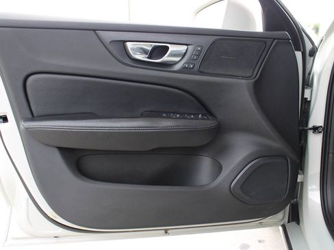 Used 2020 Volvo V60 T5 Momentum w/ Protection Package Premier image 44