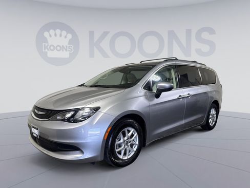 Used 2021 Chrysler Voyager Lxi image 1