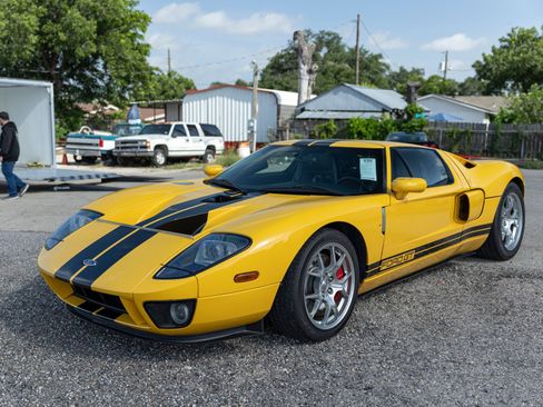 Used 2005 Ford GT RWD image 1