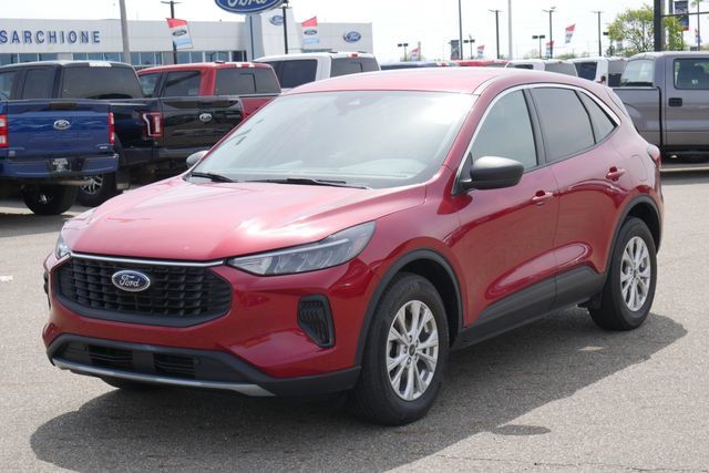 Used 2023 Ford Escape Active AWD/4WD image 6