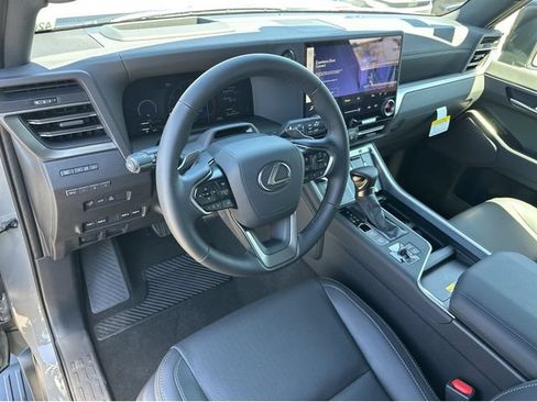 New 2026 Lexus GX 550 AWD/4WD image 16