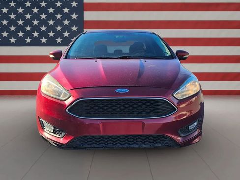Used 2016 Ford Focus SE w/ SE Sport Package image 2