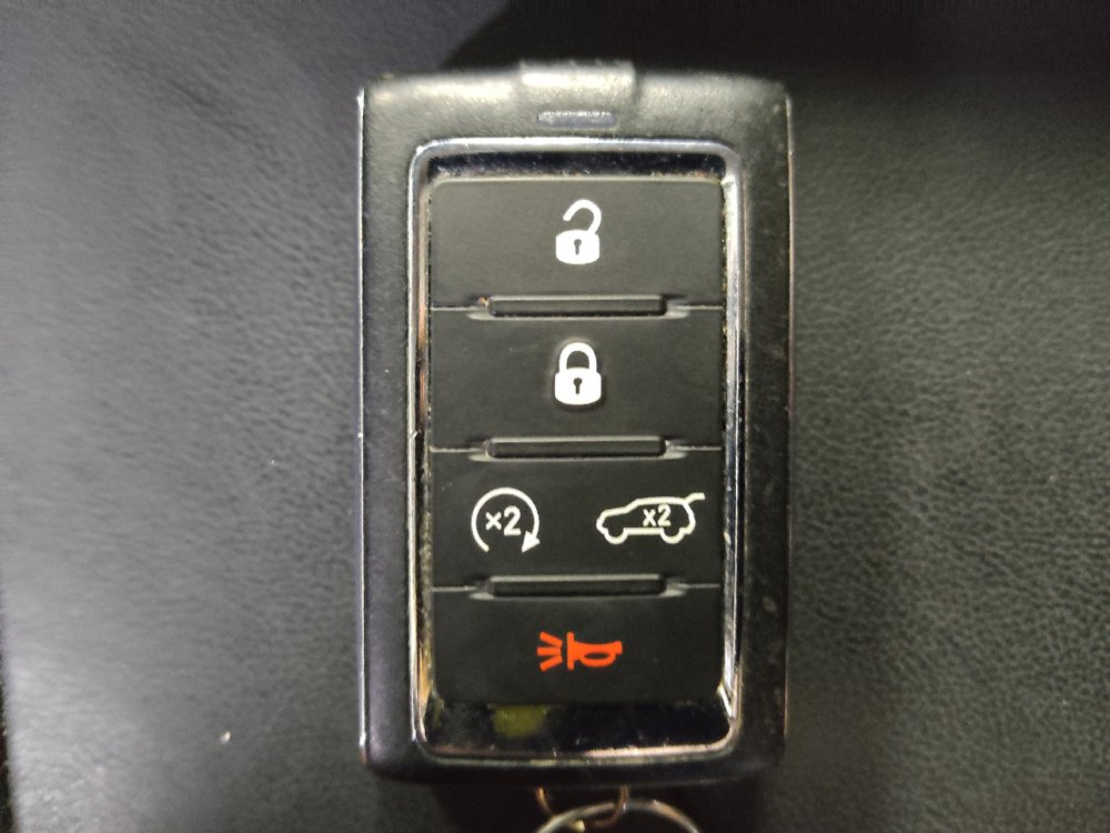 Used 2023 Jeep Grand Cherokee Limited w/ Black Appearance Package RWD image 32