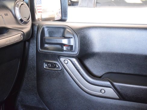Used 2018 Jeep Wrangler Unlimited Sport S AWD/4WD image 74