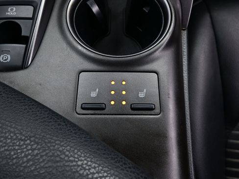 Used 2021 Toyota Camry SE w/ Cold Weather Package image 20