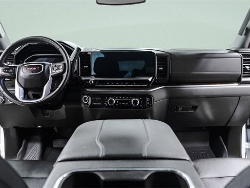 Used 2024 GMC Sierra 2500 SLT w/ SLT Convenience Package image 9
