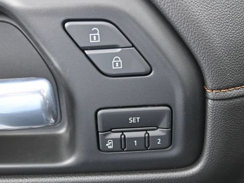 Used 2020 GMC Sierra 1500 AT4 w/ AT4 Premium Package AWD/4WD image 16
