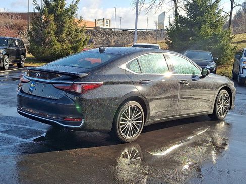 Used 2023 Lexus ES 250 w/ Premium Package image 6