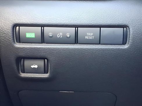 Used 2023 Nissan Sentra SV image 12