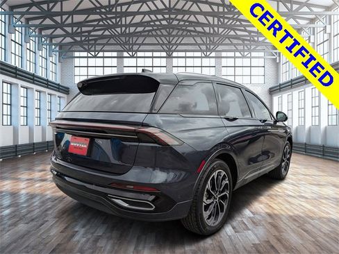 Used 2024 Lincoln Nautilus Reserve w/ Equipment Group 203A image 4