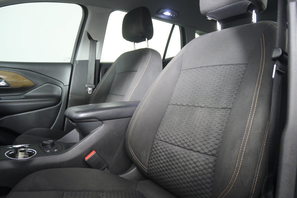 Used 2018 GMC Terrain SLE w/ Driver Convenience Package FWD image 11