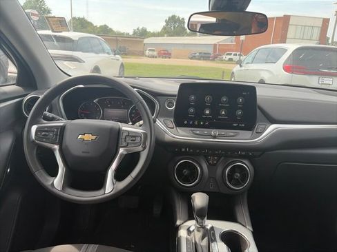 Used 2025 Chevrolet Blazer LT AWD/4WD image 14
