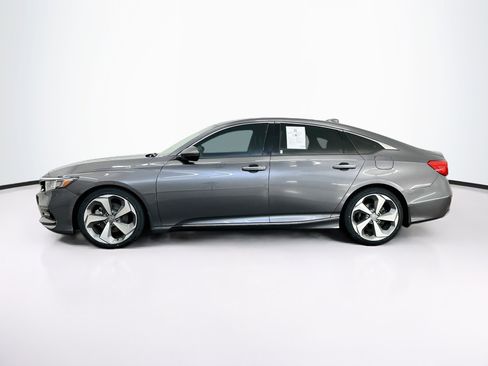 Used 2019 Honda Accord Touring image 4