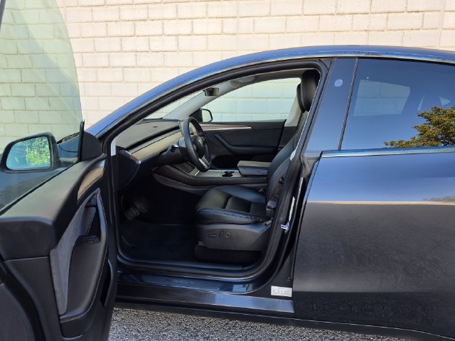 Used 2024 Tesla Model Y Long Range AWD/4WD image 17