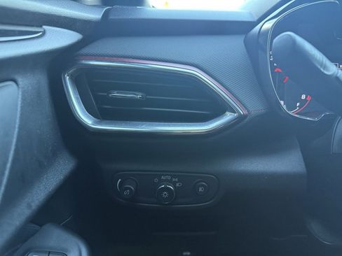 Used 2021 Chevrolet TrailBlazer RS w/ Convenience Package image 25