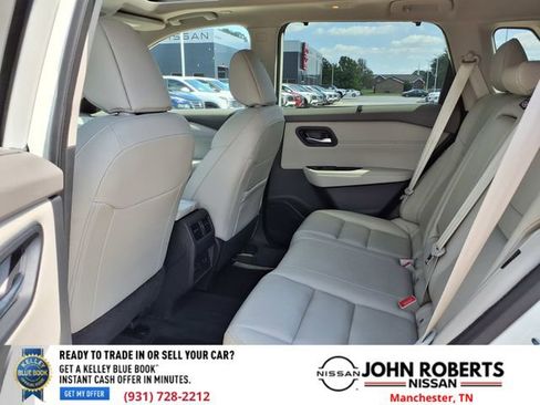 Used 2023 Nissan Rogue SL w/ SL Premium Package image 10
