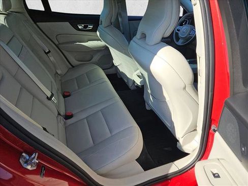 Used 2019 Volvo S60 T5 Momentum w/ Premium Package image 20