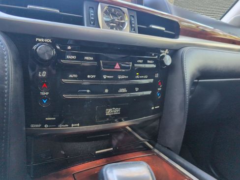Used 2017 Lexus LX 570 4WD w/ Luxury Package image 10