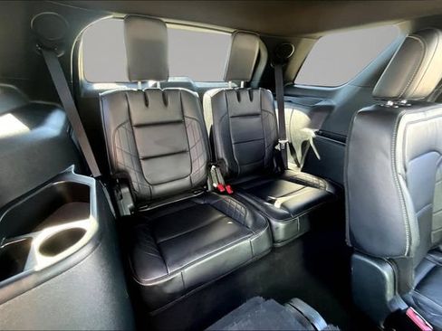 Used 2019 Ford Explorer Platinum AWD/4WD image 26