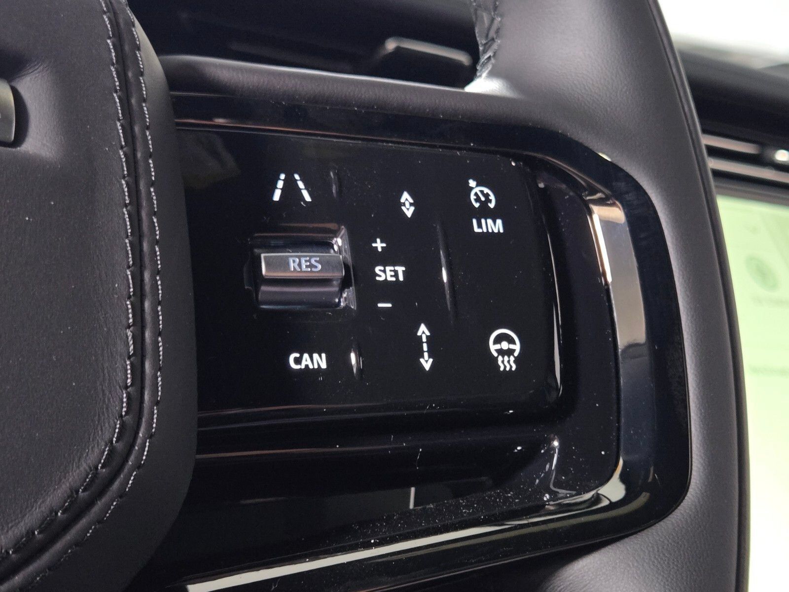 New 2026 Land Rover Range Rover Sport Dynamic SE AWD/4WD image 25