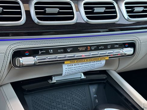 New 2026 Mercedes-Benz GLS 580 4MATIC image 23