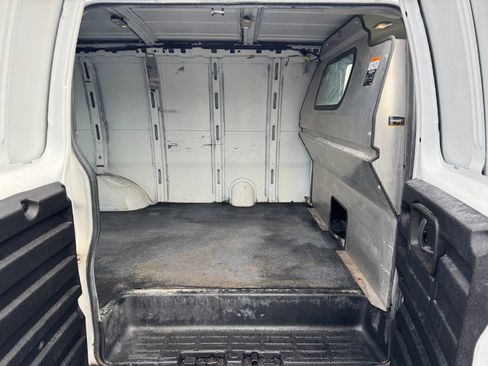 Used 2016 Chevrolet Express 2500 image 17