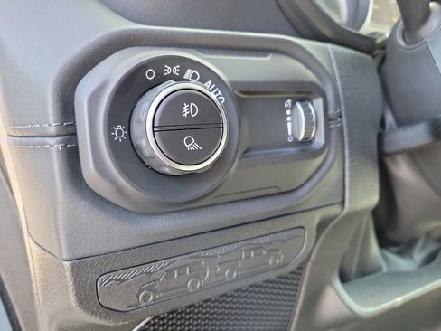 New 2026 Jeep Gladiator Sahara image 22