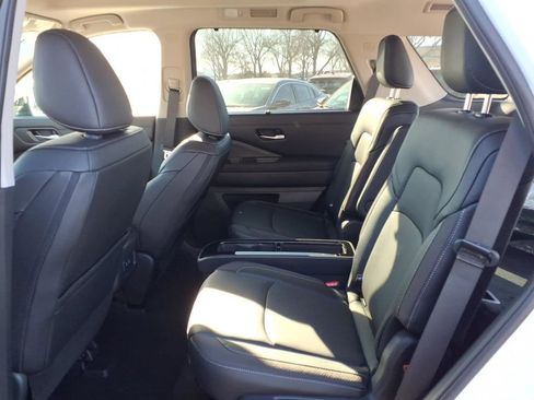 New 2026 Nissan Pathfinder SL image 29