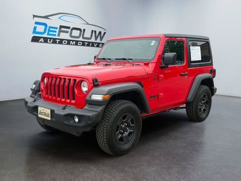 Used 2023 Jeep Wrangler Sport AWD/4WD image 7