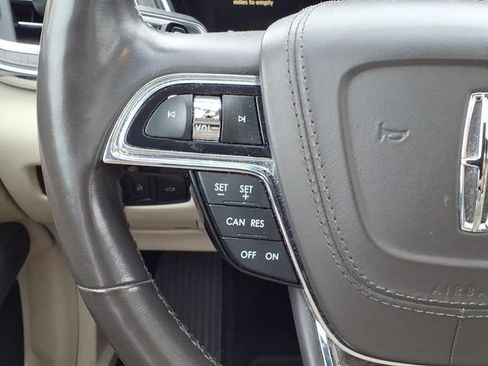 Used 2017 Lincoln Continental Reserve w/ Climate Package AWD/4WD image 10