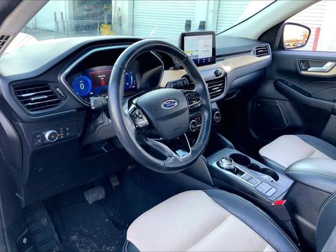 Used 2021 Ford Escape Titanium w/ Titanium Elite Package image 18