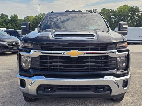 Used 2024 Chevrolet Silverado 3500 LT AWD/4WD image 8