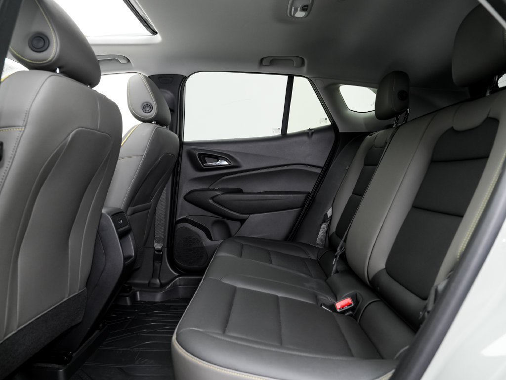 Used 2025 Chevrolet Trax ACTIV w/ Sunroof Package FWD image 25