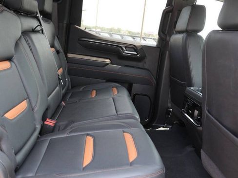 Used 2025 GMC Sierra 1500 AT4 w/ AT4 Premium Package AWD/4WD image 16