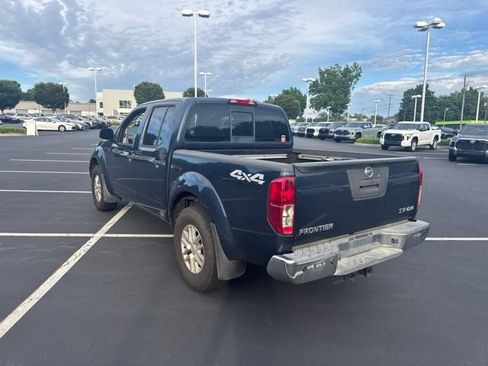 Used 2015 Nissan Frontier SV w/ SV Value Truck Package AWD/4WD image 7